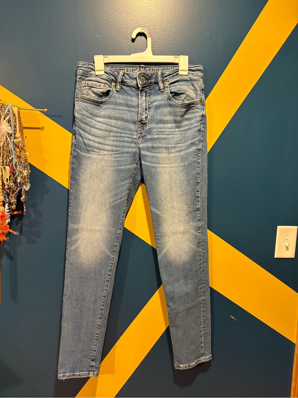 American Eagle Medium Wash Superflex Skinny Fit Jeans EUC